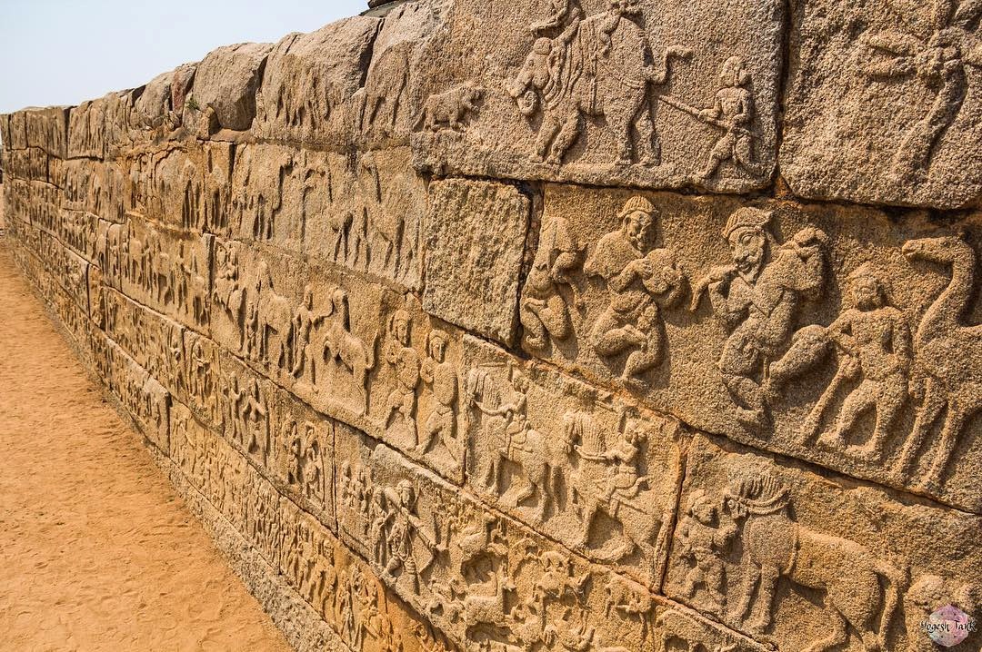 The beautifully carved sculptures on the walls of Mahanavami Dibba - 2