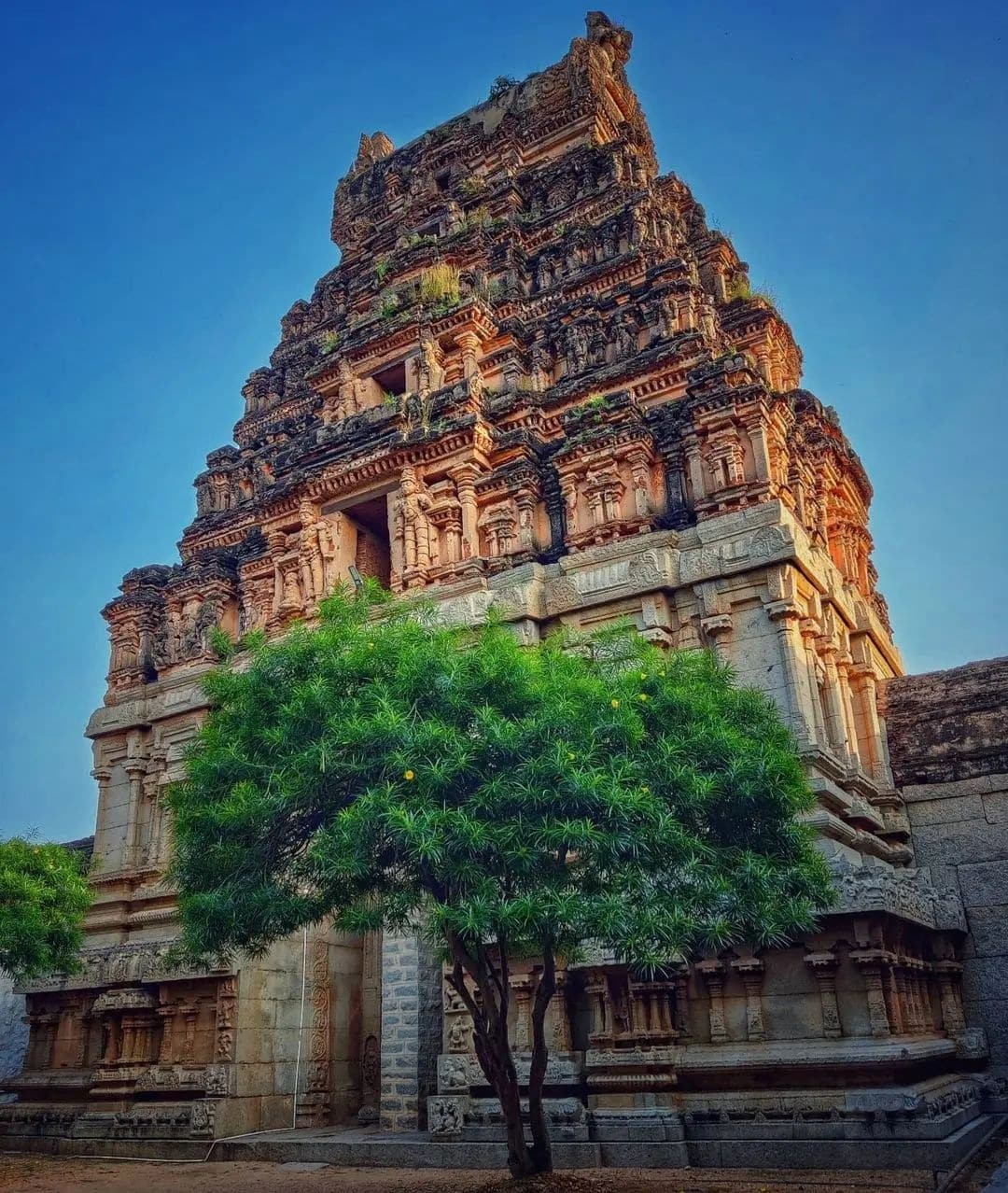 The grand southern entrance tower of Malyavanta Raghunatha Temple