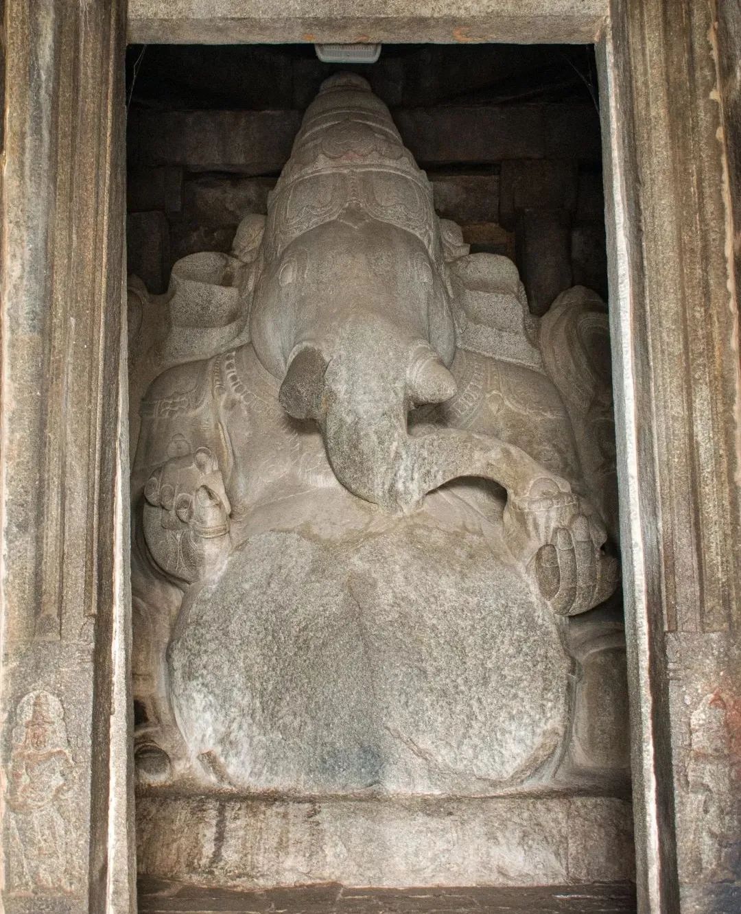 Monolithic Statue of Kadalekalu Ganesha