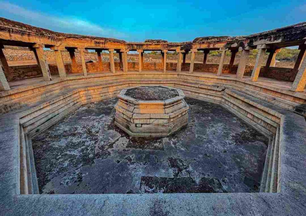 Octagonal Bath, Hampi