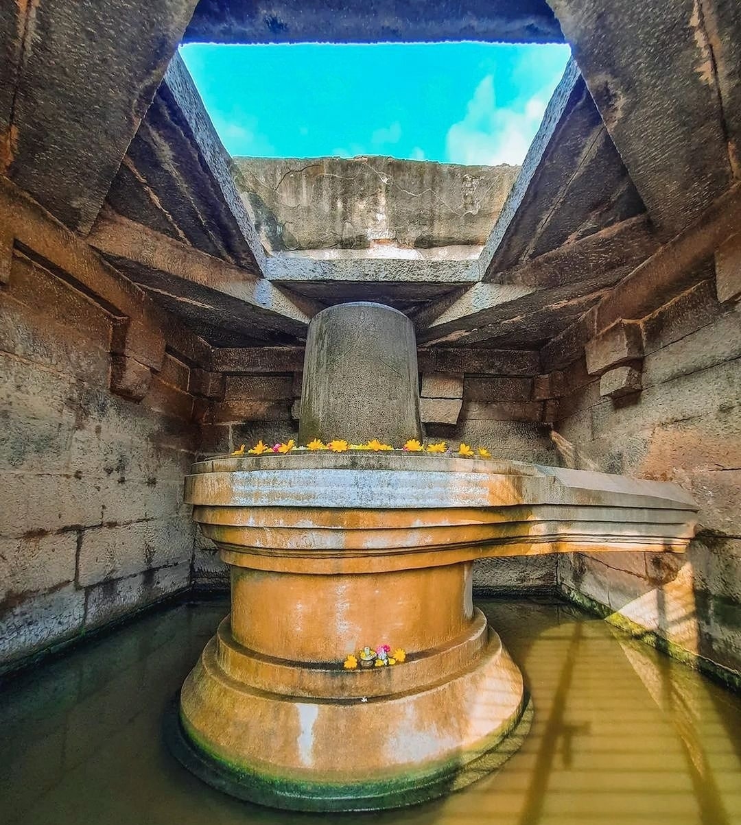 Open-air chamber of Badavilinga Temple