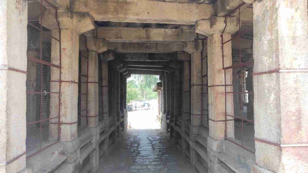 The pavilion leads to the Tungabhadra River
